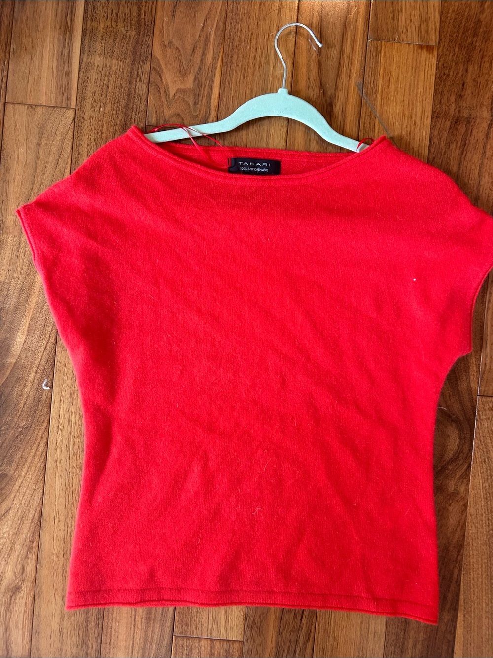 Tahari Red Short Sleeve cashmere top